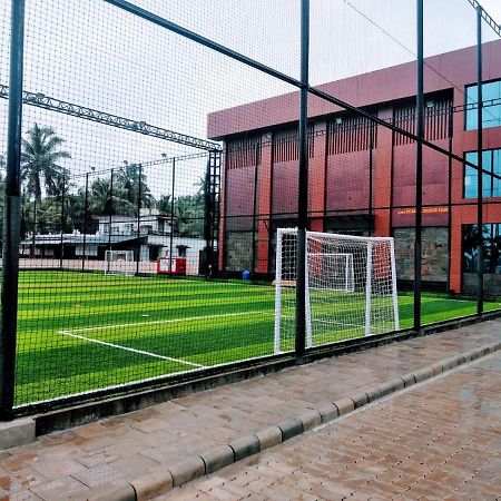 Cap Sports Center Hotell Nīleshwar Exteriör bild